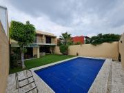 Casa luminosa, amplia y comoda en venta en Zona Dorada...