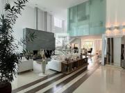 Casa luxuosa, localizada no Campo Comprido, com área...