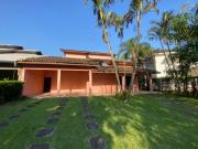 Casa Maresias 4 suítes Condomínio Piscina