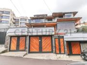 Casa mas dos departamentos en venta Casa mas dos departamentos en venta