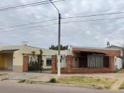 Casa mas Galpón en Pasteur 681