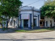 Casa mas local comercial en esquina, Reconquista