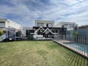 CASA MEDITERRANEA EN CONDOMINIO CERCANO COLEGIO SAN ANSELMO