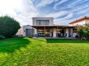 Casa mediterranea en Condominio Sta Elena