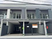 Modern 2 Storey Townhouse in QC – Fully Upgraded & Move...