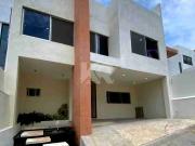 CASA MINIMALISTA CON ROOF GARDEN CON DISEÑO VANGUARDISTA...