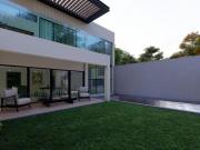 CASA MINIMALISTA DOBLE ALTURA, ROOF GARDEN, ALBERCA,...