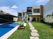 CASA MINIMALISTA EN FRACCIONAMIENTO EN ZONA DORADA...