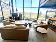 Casa minimalista en obra blanca para personalizar