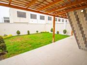 CASA MINIMALISTA EN VENTA CON AMPLIO PATIO 332.11m2...