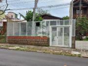 Casa mista em terreno de 310m2