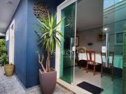 Casa mobiliada à venda com acabamento sofisticado e...