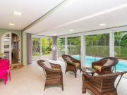 Casa mobiliada com 3 dormitórios no bairro Teresópolis