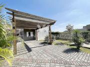 Casa mobiliada com 3 dormitórios no Condomínio Terras de...