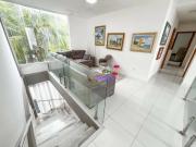 Casa mobiliada com 4 Quartos para Alugar Camboinhas,...