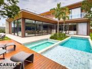 Casa mobiliada com 4 suítes à venda, 570 m² por R$...