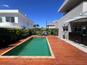 Casa Mobiliada e de esquina à venda com 450m² Condomínio...