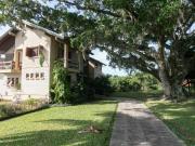 Casa mobiliada em condomínio