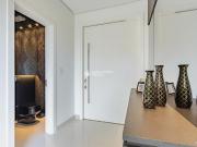 Casa mobiliada em condomínio fechado