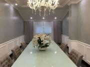 Casa mobiliada para aluguel possui 500 m² com 4 suítes...