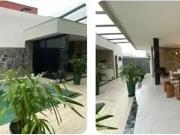 Casa mobiliada para aluguel tem 500 m2 com 5 suítes e...