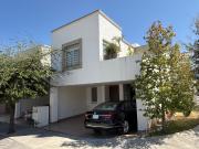 Casa modelo grande en venta en Danubio Azul zona norte