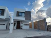 CASA MODELO VERSALLES EN FRACCIONAMIENTO PROVENIA