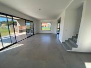 CASA MODERNA A ESTRENAR SANTA ELISA PILAR DEL ESTE