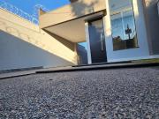 Casa moderna com acabamento de alto padrão Jardim Buriti...