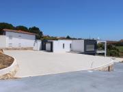 Casa Moderna com Piscina e Acessibilidade na Abelheira