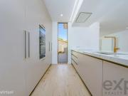 Casa moderna com vista deslumbrante no Estreito da Calheta