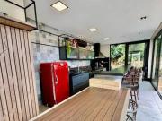 Casa moderna com vista para o lago no Reserva da Serra...