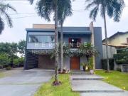 Casa moderna completamente mobiliada com piscina...