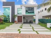 Casa moderna con alberca en venta en Los Tigres, Nuevo...