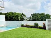 Casa moderna en Burgos Corinto con Alberca y Jardín