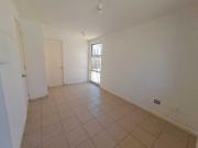 Casa Moderna con Amplio Jardín