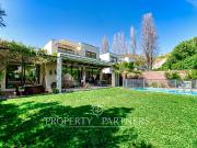 Casa moderna con excelente conectividad