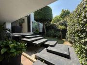 Casa moderna con excelente iluminación y excelentes espacios