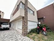 Casa moderna con galpón, Barrio Parque Calchaqui