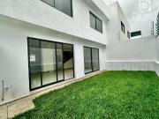 ¡Casa moderna con jardín y roof garden en Las Ánimas!
