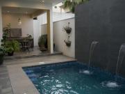 Casa moderna con sky bar en venta carretera nacional