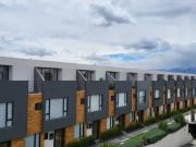 Casa Moderna de 3 Dormitorios en Alquiler Sector Calderón