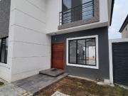 Casa Moderna de Estreno en Alquiler – Urbanización La...