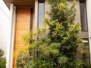 CASA MODERNA DE VENTA DENTRO DE URBANIZACIÓN, SECTOR...