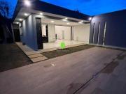 Casa Moderna em Fase Final de Construção