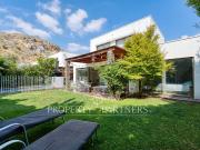 Casa moderna en condominio de sector Chamisero