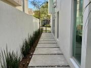 Casa Moderna en Coto Italiano Privado en Valle Real