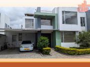 ✨ Casa Moderna en Cumbayá: Elegancia, Espacio y la Mejor...