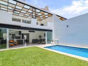 Casa moderna en Lomas de Trujillo en privada con vigilancia