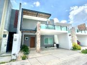 Casa moderna en Lomas Punta del Este, ¡Con 3 recámaras y...